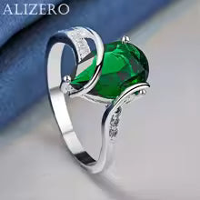 Zilveren ring met smaragdgroene steen – Elegant & tijdloos